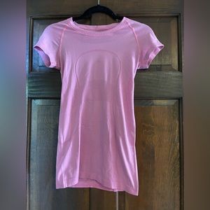 Lululemon pink swiftly tech
